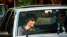Cu ce sumă s-a vândut la licitație mașina primită de Prințesa Diana de la Prințul Charles