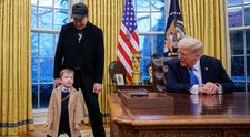 X Æ A-Xii: Cum se pronunță numele fiului lui Elon Musk, puștiul care i-a spus lui Trump că nu e președinte și că ar trebui să plece