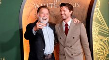 I se citește mândria pe chip! Arnold Schwarzenegger și-a însoțit fiul cel mare la premiera celui mai nou serial în care Patrick joacă: „Aș putea pretinde că sunt surprins să aflu că are o scenă nud, dar…”