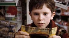 Cum arată astăzi băiețelul din „Charlie şi fabrica de ciocolată”. Freddie Highmore este un tânăr foarte chipeș