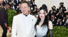 Elon Musk, poză rară cu cel de-al 7-lea copil în brațe. „Al doilea ultim regat”