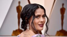 Salma Hayek, fotografie în costum de baie la 55 de ani