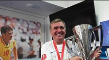 Gică Hagi, decorat cu „Steaua României”, cea mai înaltă distincție a statului român:  Este un model de urmat și o sursă de inspirație pentru toate generațiile
