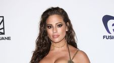Cel mai sexy model plus size așteaptă primul copil: Ashley Graham e însărcinată!