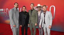 Backstreet Boys au avut parte de o primire neobișnuită în Kazahstan. Nick Carter a rămas șocat și a filmat totul  „Nu ne-am fi putut dori mai mult”