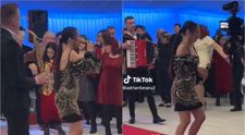 Vlăduța Lupău, criticată de fani după ce a cântat la un eveniment. Secvențele sunt virale pe TikTok