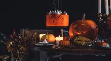 Tradiții și obiceiuri în seara de Halloween 2025. Ce trebuie să faci în cea mai înfricoșătore noapte din an