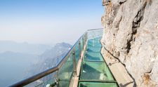Adrenalina si senzatii extreme. Iti trebuie curaj ca sa vizitezi acest loc. Fiecare pas pe care il faci iti taie respiratia
