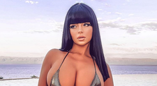 Demi Rose a stârnit imaginația fanilor după ce s-a pozat în bikini în fața frigiderului