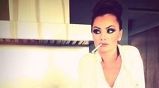 Alexandra Stan se dezbraca de toate secretele. Artista a pozat nud