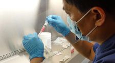 Un medic din Wuhan pretinde că a găsit tratamentul pentru COVID-19. Injecțiile ar avea 100% rată de succes