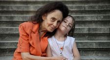 Cum arată fiica Adrianei Iliescu, cea mai bătrână mamă din România, în prezent. Eliza a împlinit 20 de ani