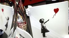 Banksy, artistul anonim care a revoluționat o lume întreagă