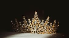 Ai unul dintre aceste nume de familie? Experții spun că ai putea avea legături îndepărtate cu familiile regale ale Europei