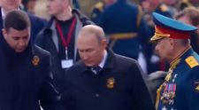 Cine e bărbatul misterios care a stat cu Vladimir Putin de Ziua Victoriei? Vocile spun că ar fi următorul președinte al Rusiei