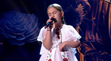 Românii au talent 2025, semifinala 1: Sara Hanț, aplaudată în picioare de Mihai Bobonete. I-a sărutat mâna și abia și-a mai găsit cuvintele: „Doamne, cât mă bucur că ți-am dat Golden Buzz”