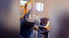 Clipe de groază într-un avion Ryanair. Geamul s-a spart în timpul zborului, iar un pasager a fost rănit VIDEO