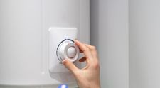 (P) Poate fi montat un boiler electric performant pe o instalație mai veche, de bloc?