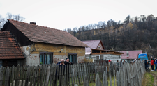 VIDEO În ce condiții trăiesc frații Vuzdugan în casa moștenită de la bunica