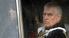 Noi acuzații la adresa lui Andrew Windsor: episodul care ar face-o pe Regina Elisabeta să „se răsucească în mormânt”. Cum ar fi „pângărit” Palatul Buckingham