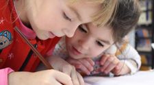 (P) Educația alternativă: o alternativă mult mai practică pentru formarea celor mici?