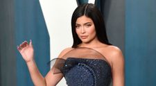 Staruri precum Kylie Jenner îi fac pe politicieni să pocnească de invidie cu popularitatea lor