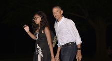 A crezut că nu o vede nimeni, dar s-a înșelat! Ipostaza neașteptată în care a fost surprinsă pe stradă Sasha Obama, fiica fostului președinte al Statelor Unite
