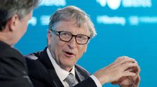 Bill Gates, despre teoriile care susțin că el urmărește microciparea oamenilor: „Sunt atât de stupide”