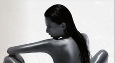 Catrinel Menghia, asa cum nu ai mai vazut-o niciodata. Cea mai frumoasa romanca a pozat nud
