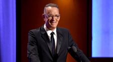 Tom Hanks, tremurând incontrolabil pe scenă! Actorul și-a îngrijorat fanii la cea mai recentă apariție