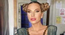 Anna Lesko și-a decorat deja casa de Crăciun! Artista are în living cinci brazi pe care i-a împodobit doar cu instalații luminoase VIDEO