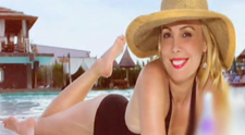 Dana Savuica, flirt sub ochii sotului