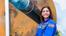 Forget Kim Kardashian! Cea mai tare fată din lume lucrează pentru NASA și are doar 17 ani