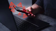 Apelul de la „Poliție”, noua schemă care îți golește contul bancar! Așa acționează escrocii ca să-i păcălească pe români cu credite false