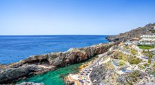 Țările europene în care românii își petrec vacanța, împărțite între foc și gheață! În timp ce unele destinații ard la peste 40°C, altele sunt lovite de grindină uriașă, iar turiștii ajung răniți