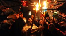 Primul Paște din România fără Lumina Sfântă de la Ierusalim? Ce transmit reprezentanții Patriarhiei Române