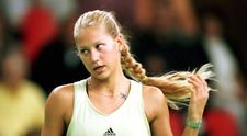 O mai tii minte pe Anna Kournikova, sex simbolul anilor 2000? Cum a ajuns sa arate la 36 de ani fosta tenismena