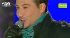 Stefan Stan a innebunit multimile de Revelion. Mii de fane l-au aclamat in Piata Revolutiei. VIDEO