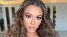 Karmen, seducătoare într-un costum de baie care imită pielea de șarpe. Fanii au asaltat-o cu mesaje și mii de like-uri
