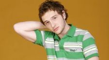 Recunoști actorul din imagine? În urmă cu 21 de ani juca într-un serial Pro TV și arăta așa