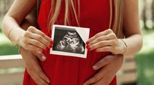 Medicii șocați, după ce o femeie a rămas însărcinată de două ori în trei săptămâni. Care este explicația