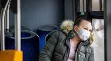 Cât de des trebuie să vă curățați masca de față făcută în casă