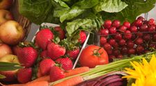 Sunt tineri, nu fumează, mănâncă sănătos, multe fructe și legume… și totuși riscă acest tip de cancer. Care e explicația