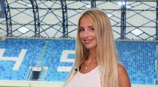 „Sunt naturali?”. Ea este prezentatoarea de la Real Madrid care face ravagii cu aspectul fizic. Spaniolii sunt geană pe ea