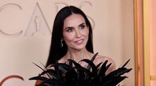 Demi Moore, apariție spectaculoasă pe covorul roșu la Premiile Oscar 2026. Rochia ei uimitoare a atras toate privirile