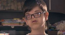 Povestea emoționantă a lui Raul Furdui, un băiat de 18 ani care luptă din răsputeri să ducă o viață normală