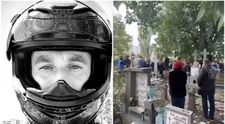 Andrei, motociclistul lovit cu mașina de iubita sa, condus pe ultimul drum! Tânărul a fost înmormântat cu onoruri militare