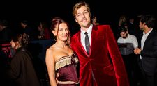 Millie Bobby Brown și Jake Bongiovi, surpriză pentru fani! Celebrul cuplu a publicat pentru prima dată imagini cu chipul fiicei lor adoptive