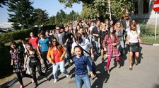 Tinerii din “LaLa Band” dau startul distractiei cu flashmob-ul din “Pariu cu viata” <span style=