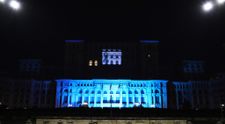 Fundația Renașterea marchează Ziua globală de eliminare a Cancerului de Col Uterin, iluminând în turcoaz Palatul Parlamentului